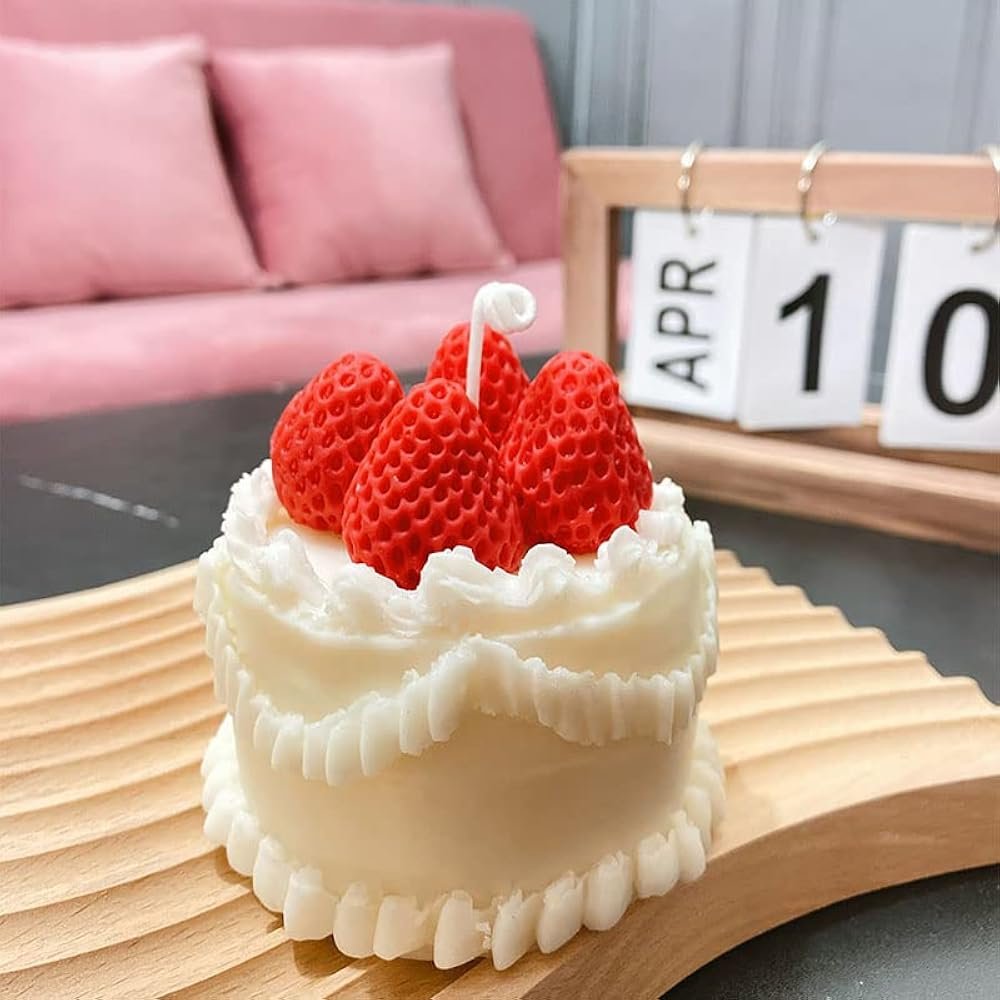 Strawberry Cake Scented Candle - Image 2